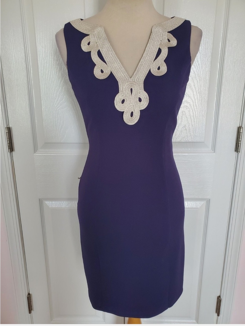 Vince Camuto Navy Sheath Dress with Cream Scalloped V-Neck